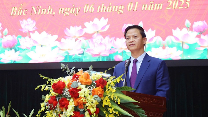 Chủ tịch Ủy ban nhân dân tỉnh Bắc Ninh Vương Quốc Tuấn phát biểu chỉ đạo tại hội nghị.