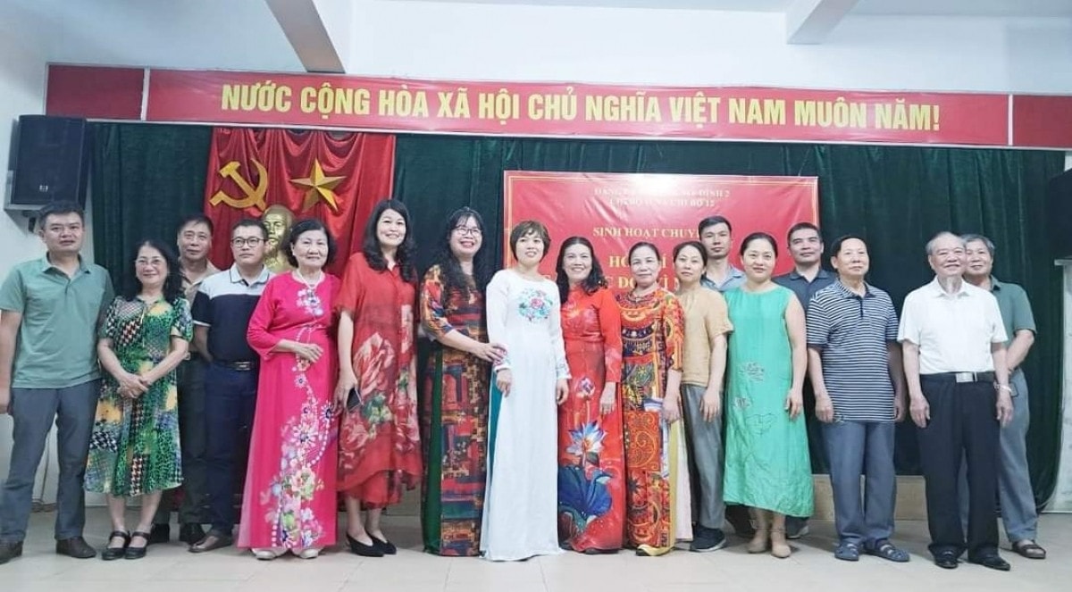 Trưởng/Phó các Liên gia Văn hóa Tổ dân phố 12 - nòng cốt triển khai các hoạt động của Liên gia văn hóa. (Ảnh: Nhân vật cung cấp)