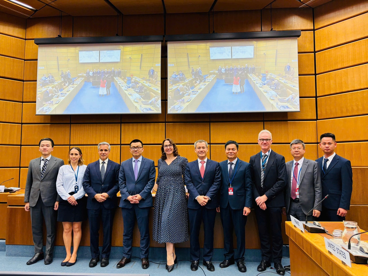 Đoàn Việt Nam và đại diện UNODC, Phái đoàn Liên minh châu Âu.