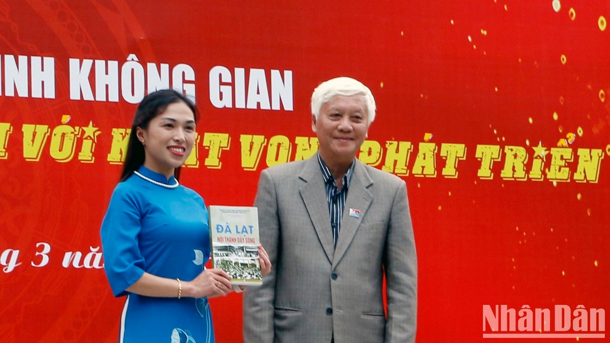 Khánh thành không gian “50 năm Đà Lạt-Lâm Đồng vươn mình với khát vọng phát triển” ảnh 3