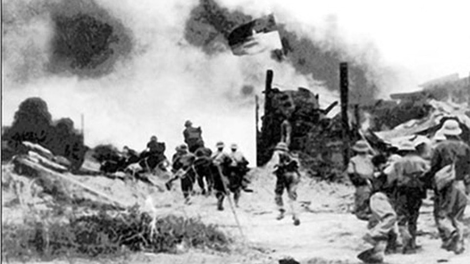 Ảnh minh họa: Bộ đội Sư đoàn 320A (Quân đoàn 3) đánh chiếm căn cứ Đồng Dù, ngày 29/4/1975. (Ảnh: Tư liệu/TTXVN)
