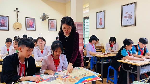 Báo Nhân Dân in thêm số lượng lớn phụ san phục vụ miễn phí cho độc giả cả nước ảnh 1