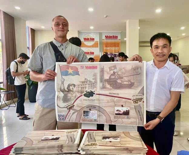 Báo Nhân Dân in thêm số lượng lớn phụ san phục vụ miễn phí cho độc giả cả nước ảnh 3