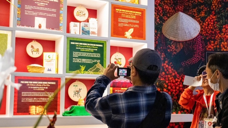 Hơn 5.000 khách quốc tế tham quan Nhà triển lãm Việt Nam tại EXPO 2025 tại Nhật Bản cùng chung vui kỷ niệm Ngày 30/4 ảnh 3