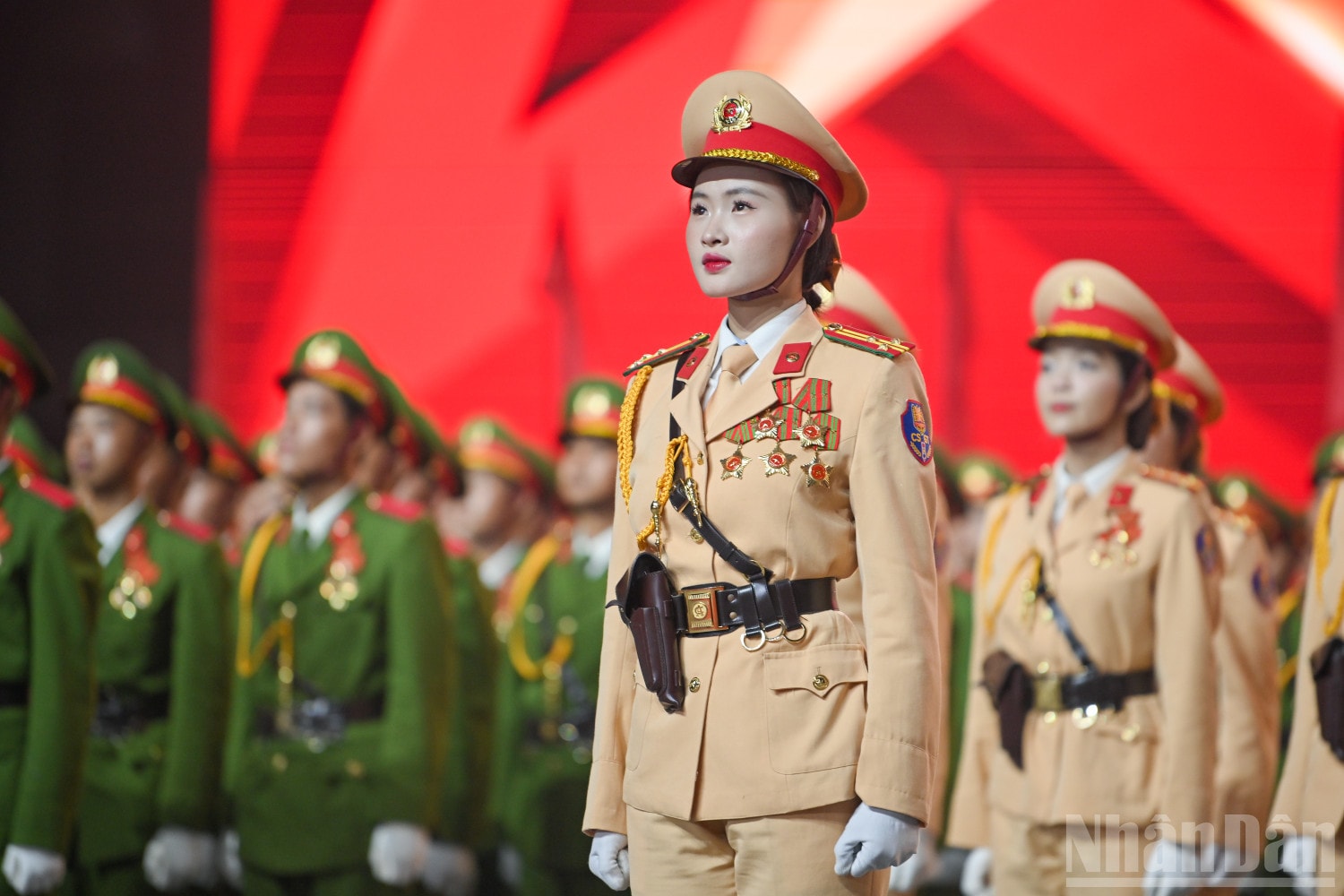 Khối Nữ cảnh sát giao thông tham gia Khối diễu binh, diễu hành kỷ niệm 80 năm Cách mạng Tháng Tám thành công và Quốc khánh 2/9 tại lễ khai mạc. ndo_br_dai-hoi-the-duc-the-thao-cong-an-6253.jpg