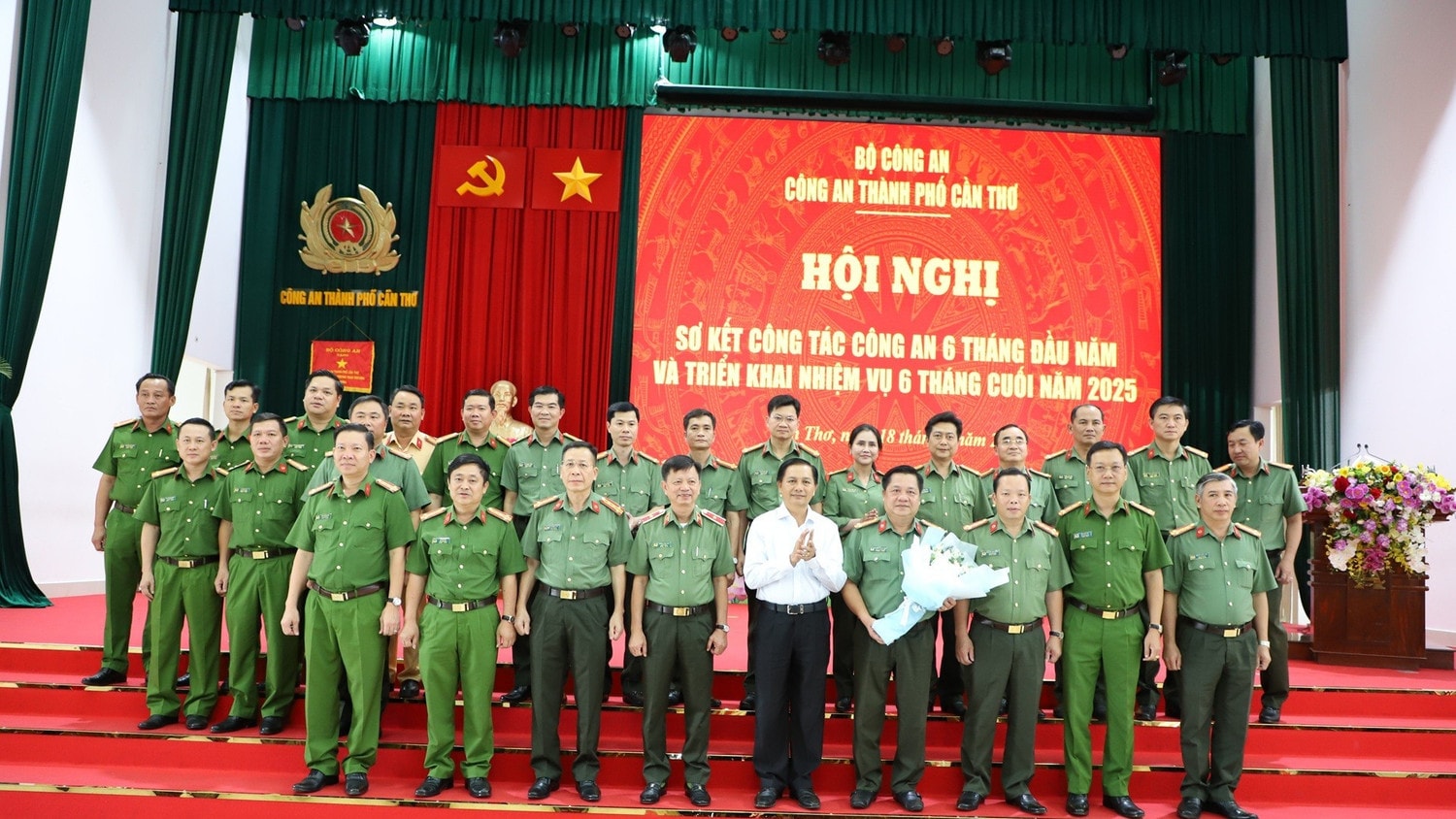 hinh-2-8051.jpg