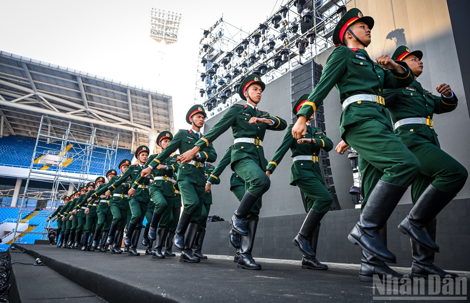 Những bước chân hào hùng sẽ xuất hiện tại Chương trình ý nghĩa do Báo Nhân Dân và Ủy ban nhân dân thành phố Hà Nội phối hợp tổ chức. ndo_br_12a.jpg