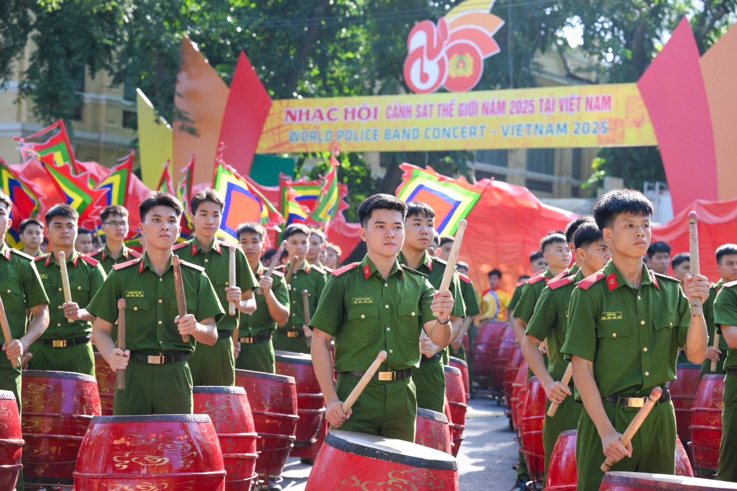 Tiết mục trống hội chào mừng của trường Học viện Cảnh sát nhân dân. nhan-hoi-cong-an-the-gioi-2-2.jpg