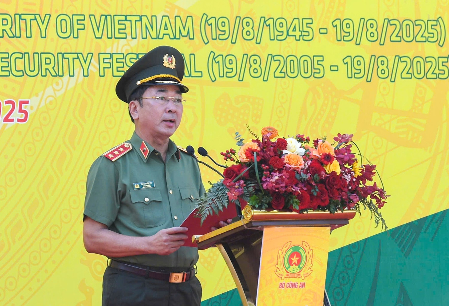 Thượng tướng Trần Quốc Tỏ, Thứ trưởng Bộ Công an, Trưởng ban tổ chức Nhạc hội Cảnh sát thế giới năm 2025 tại Việt Nam phát biểu tại lễ khai mạc. nhan-hoi-cong-an-the-gioi-11.jpg