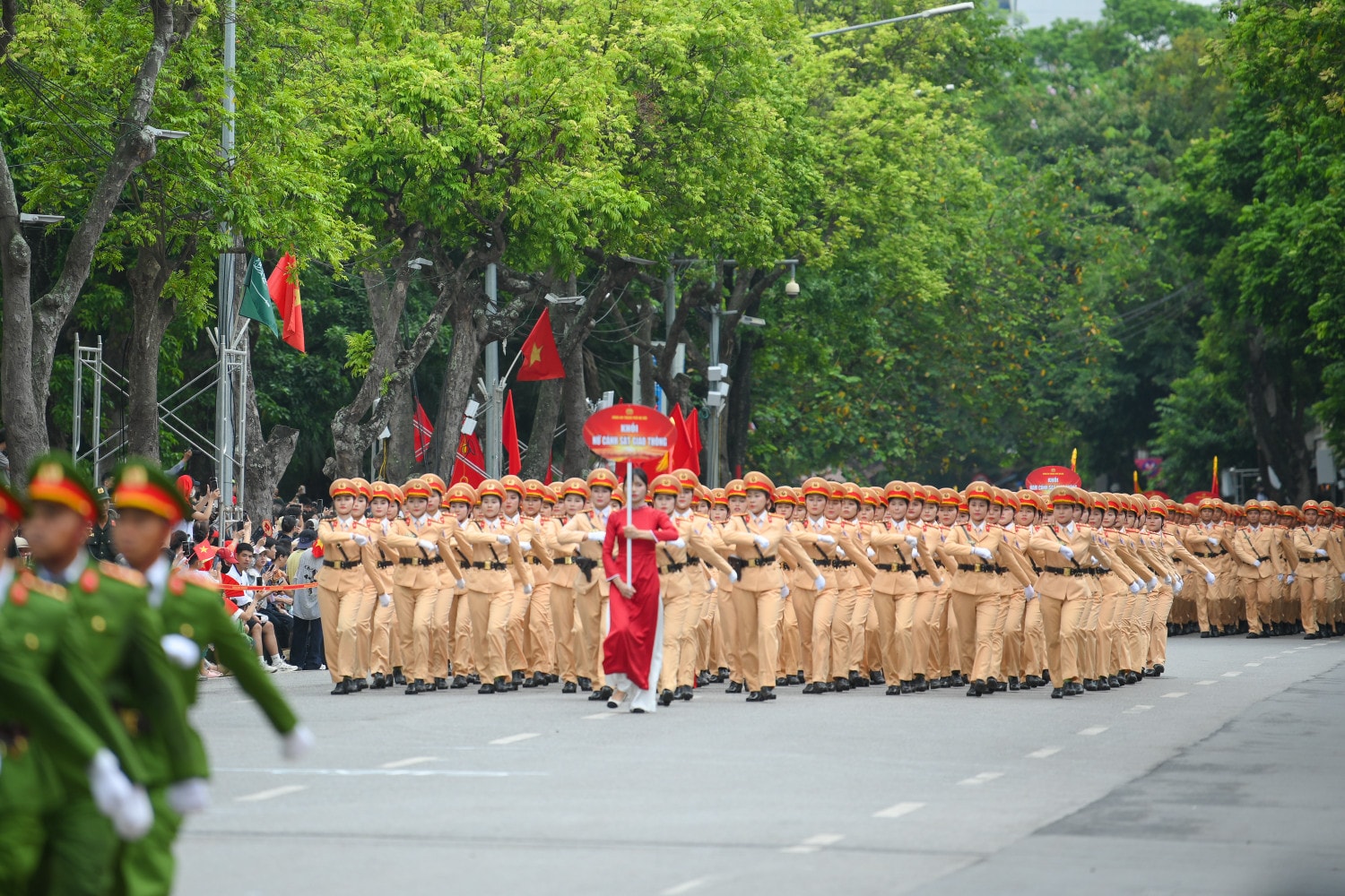 Khối Nữ Cảnh sát giao thông Hà Nội. cand-5848.jpg
