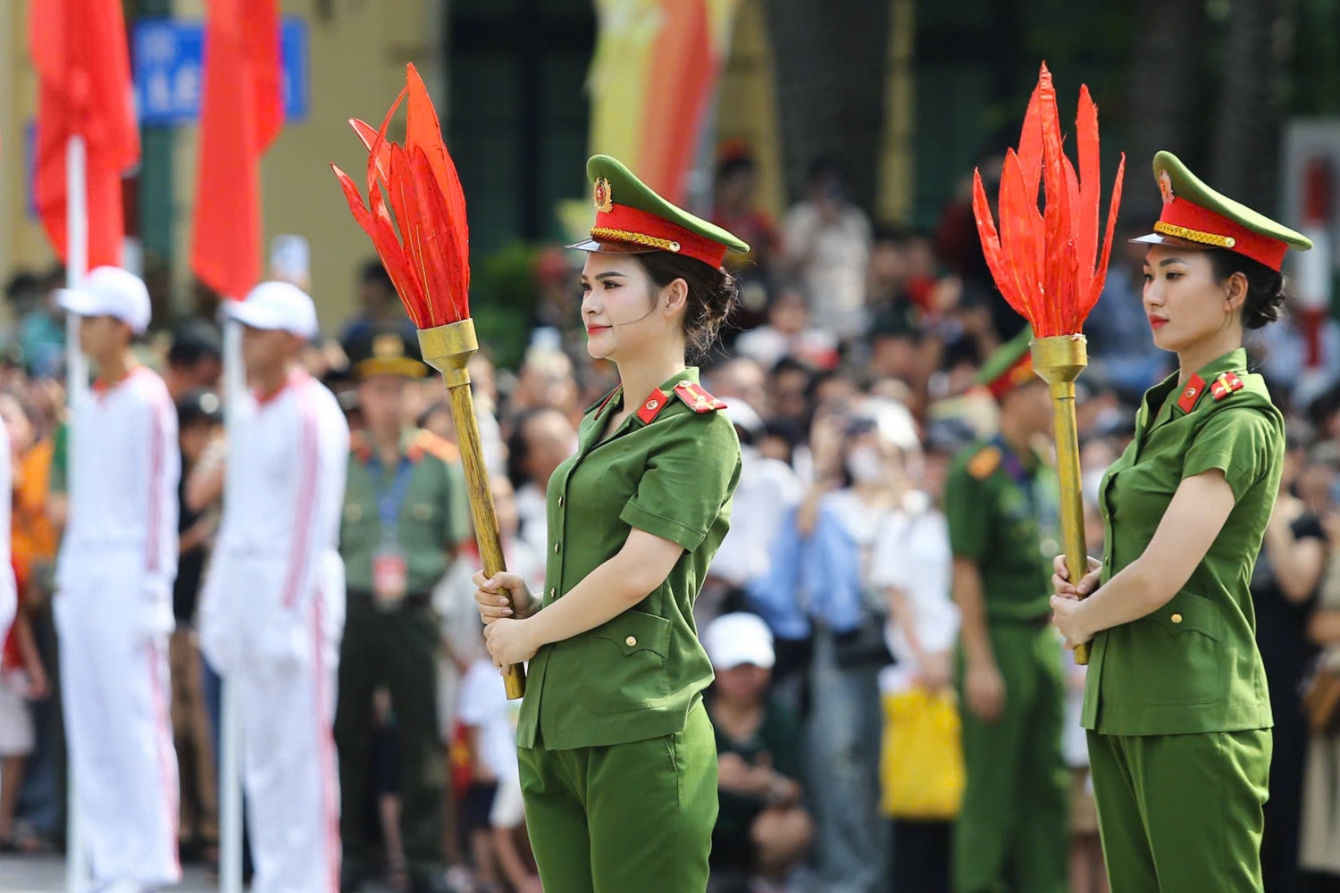 Chương trình “Ngày hội Vì Thủ đô bình yên” kết hợp hài hòa giữa biểu diễn nghệ thuật và duyệt đội ngũ, diễu hành. cand.jpg