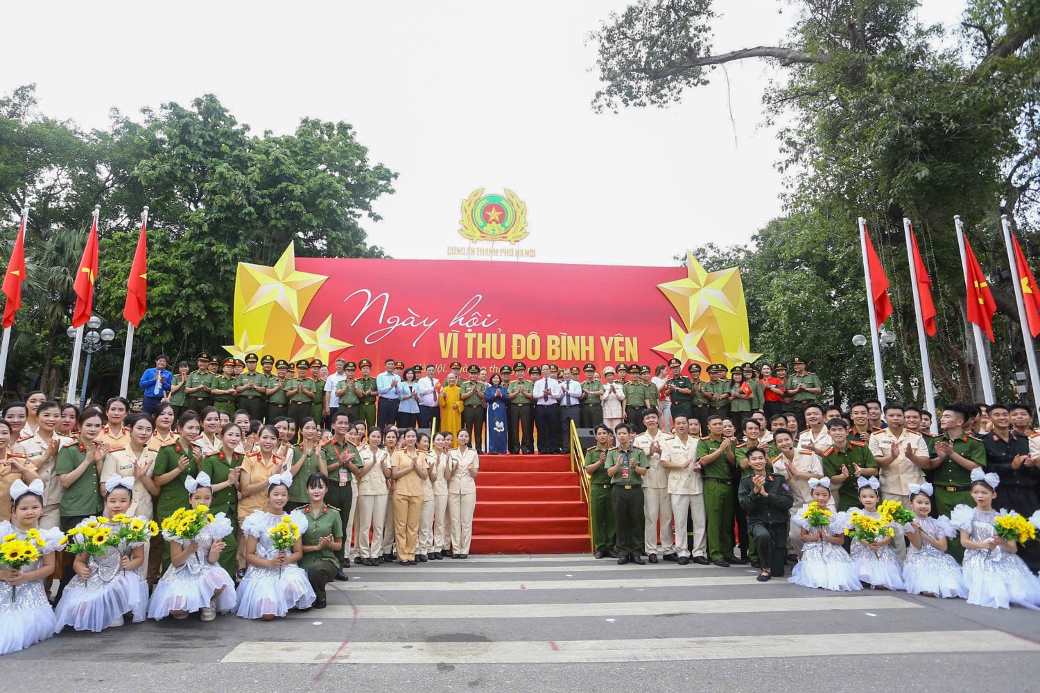 Các đại biểu tại ngày hội. cand-06.jpg