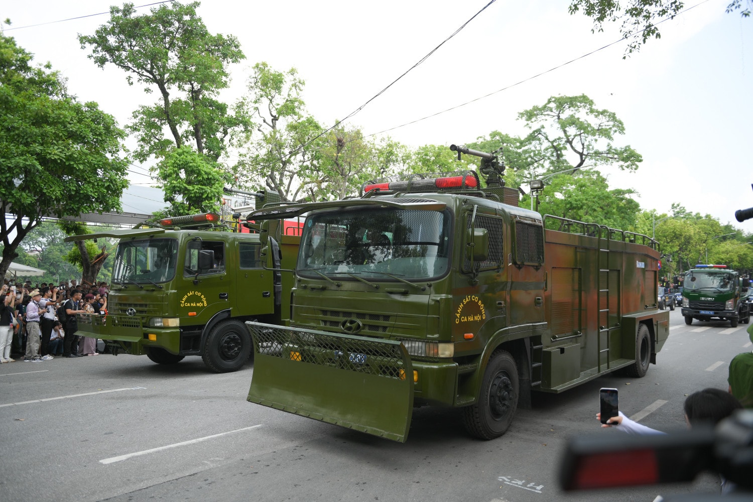 Phương tiện chiến đấu của lực lượng Công an thành phố Hà Nội tại Ngày hội. cand-6323.jpg