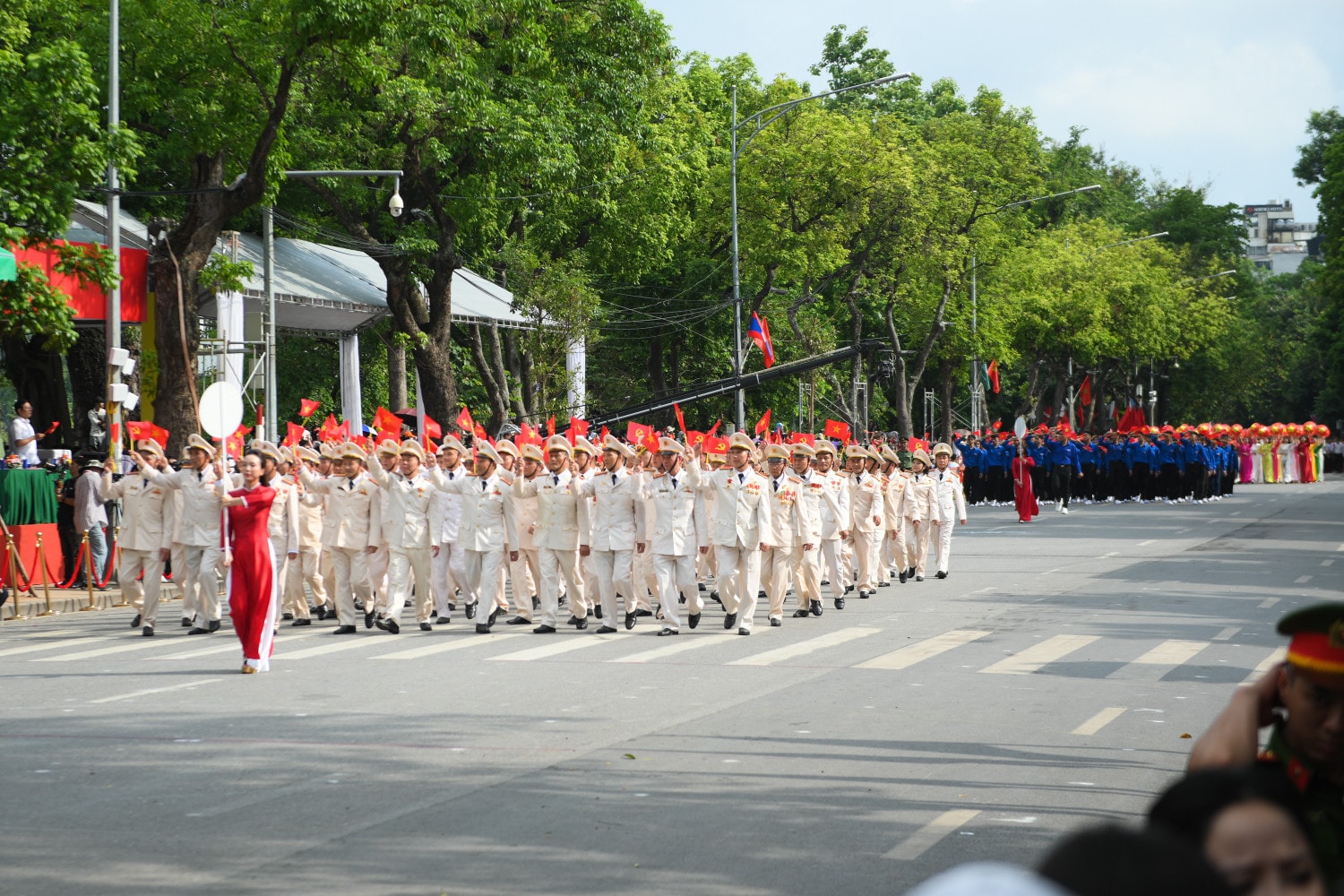 Các khối diễu hành. cand-6074.jpg