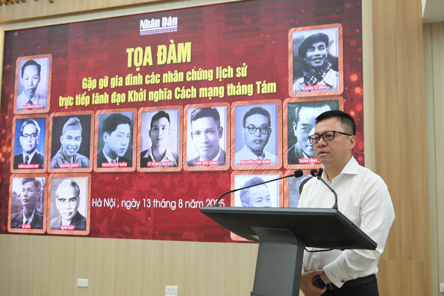 Đồng chí Lê Quốc Minh, Ủy viên Trung ương Đảng, Tổng Biên tập Báo Nhân Dân, Phó Trưởng Ban Tuyên giáo và Dân vận Trung ương, Chủ tịch Hội Nhà báo Việt Nam phát biểu tại tọa đàm. (Ảnh: THẾ ĐẠI) anhminh.jpg