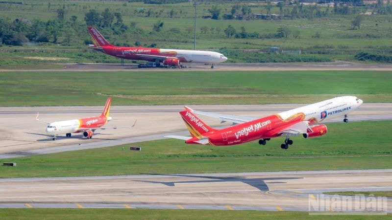 Trong dịp lễ, các hoạt động bay tại Cảng Hàng không quốc tế Nội Bài sẽ diễn ra hết sức nhộn nhịp với nhiều phương thức bay khác nhau. ndo_br_gen-h-z6902042820798-a66ec55450f49ae049e599ab5241f14a.jpg
