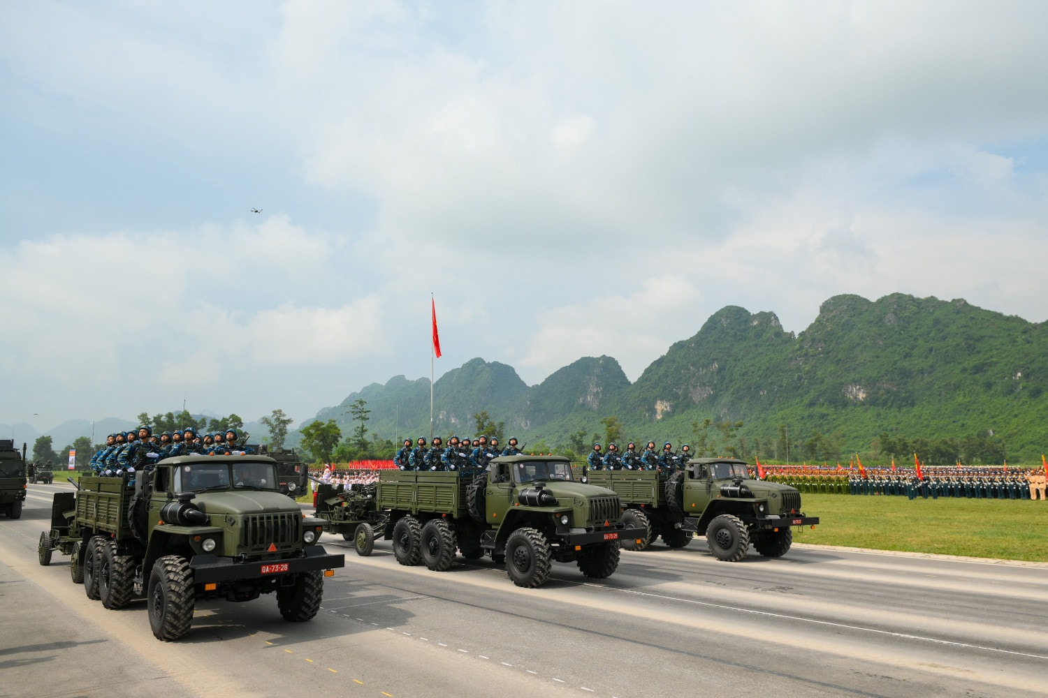 hop-luyen-a80-ngay-138-4989.jpg