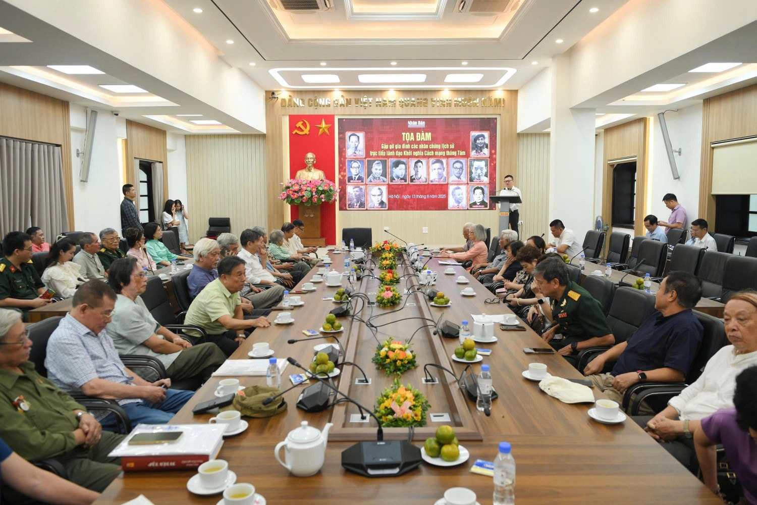 toan-canh.jpg