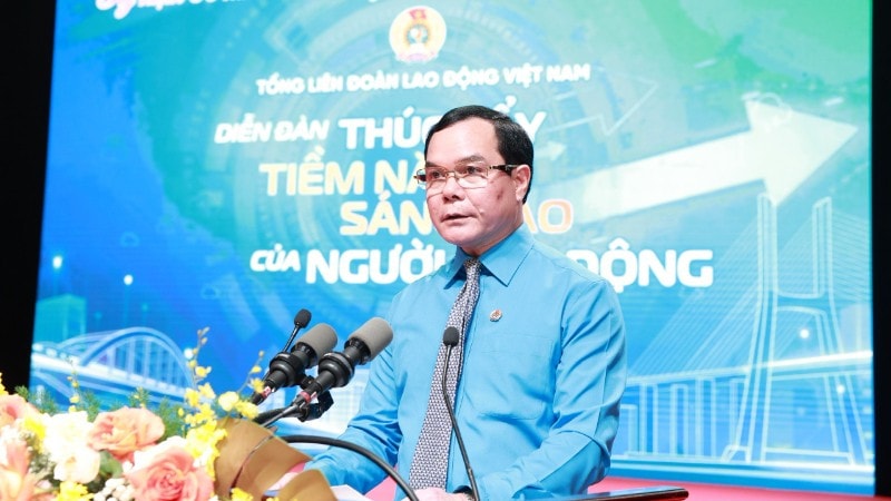 Đồng chí Nguyễn Đình Khang phát biểu khai mạc Diễn đàn z6910090721827-67c4c4e0599fc3e93b6ca3aa5a59de7b-8613.jpg