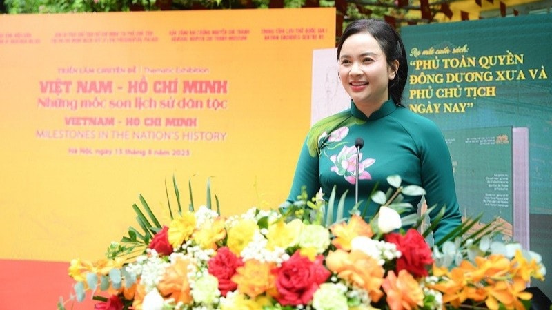 Giám đốc Khu Di tích Chủ tịch Hồ Chí Minh tại Phủ Chủ tịch Lê Thị Phượng phát biểu. (Ảnh: BTC) phuong-263.jpg