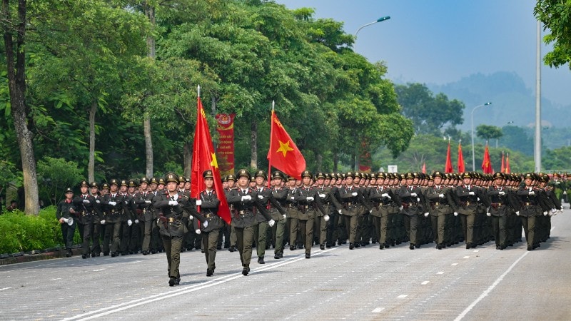 Lực lượng Công an nhân dân tập luyện diễu binh, diễu hành Kỷ niệm 80 năm Cách mạng Tháng Tám và Quốc khánh 2/9. (Ảnh: THẾ ĐẠI)
