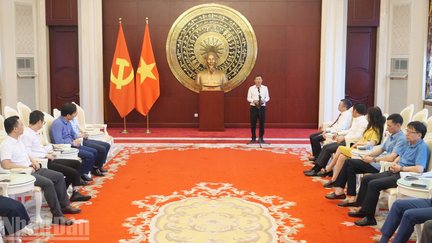 Tham tán Đỗ Mạnh Hà, Phó Trưởng Cơ quan Đại diện Bộ Công an Việt Nam tại Trung Quốc phát biểu tại Lễ kỷ niệm. ndo_bl_a01-p2292406.jpg