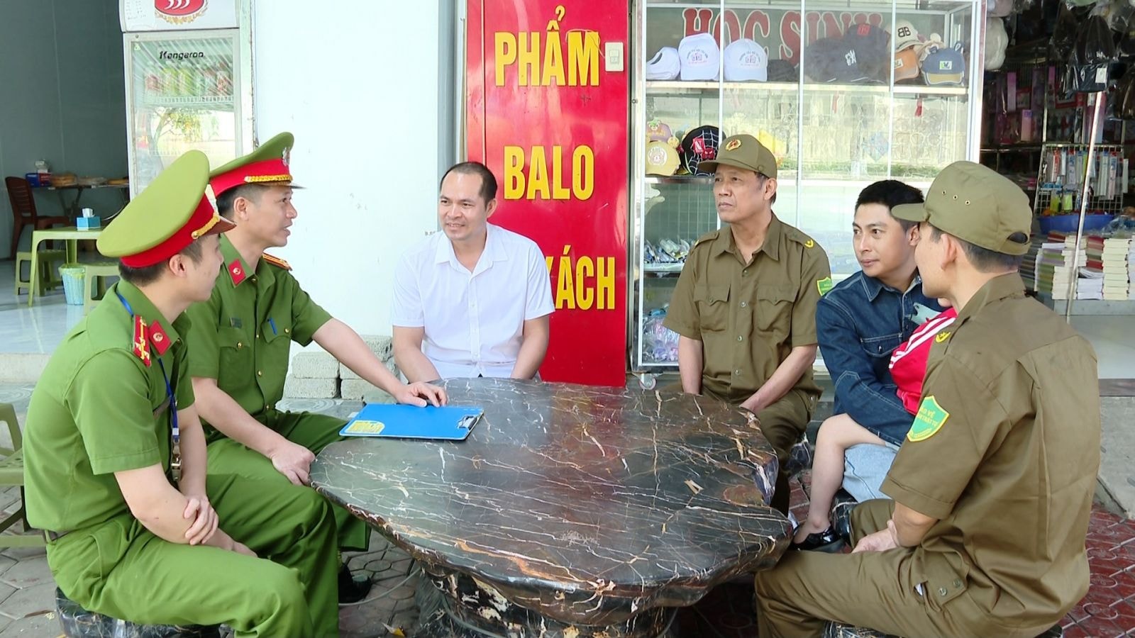 Đảng viên, CBCS Công an tỉnh Ninh Bình luôn nêu cao tinh thần trách nhiệm, phục vụ Nhân dân