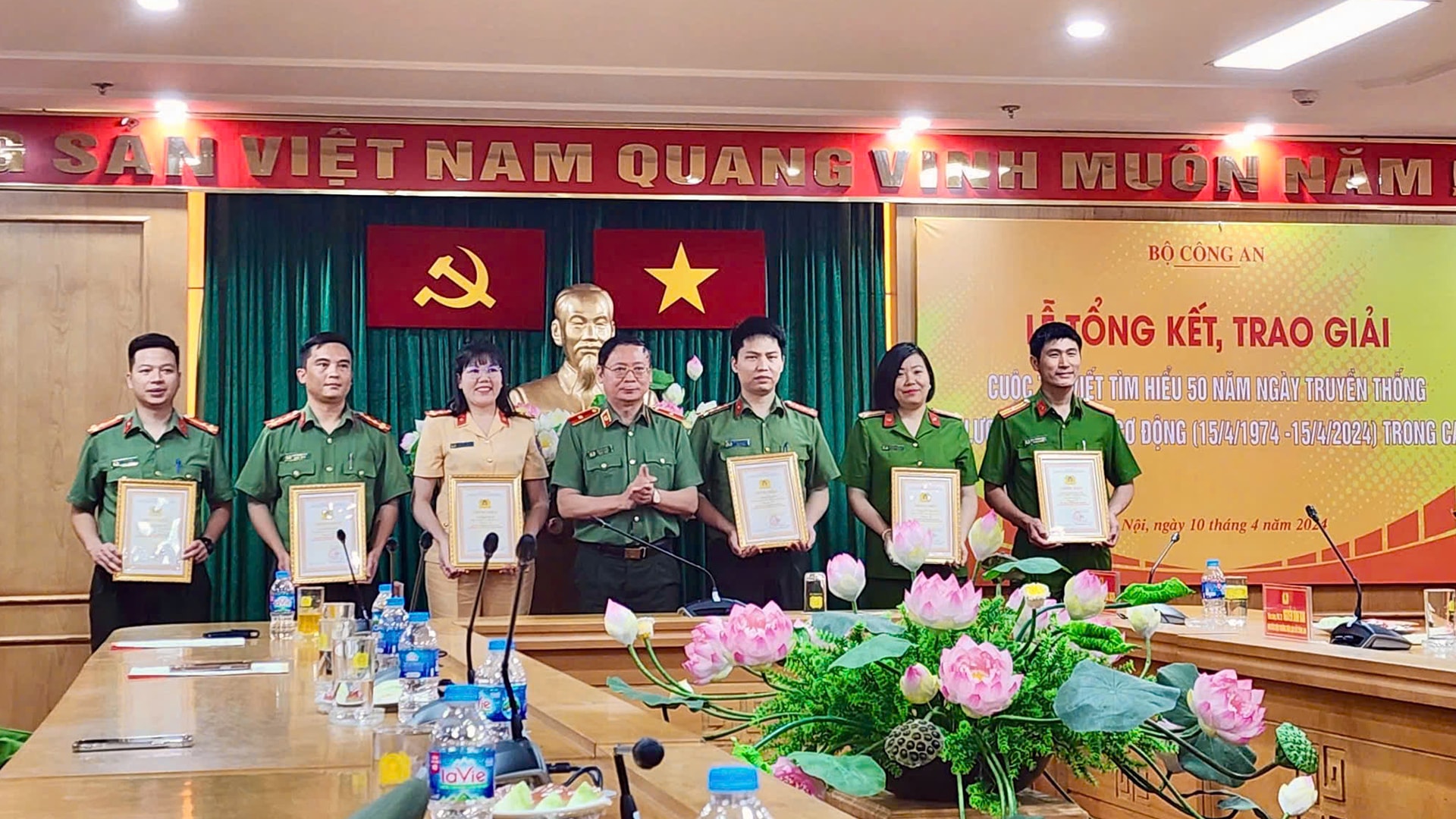 Đạt giải 3 cấp Bộ bài dự thi tìm hiểu 50 năm ngày truyền thống lực lượng cảnh sát cơ động