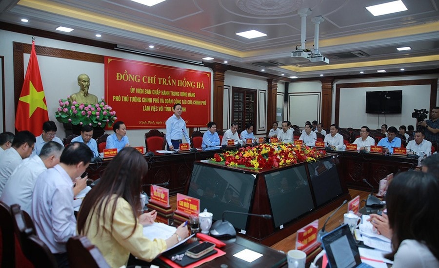 Phó Thủ tướng Trần Hồng Hà cùng đoàn công tác của Chính phủ làm việc với lãnh đạo tỉnh Ninh Bình. 3.jpg