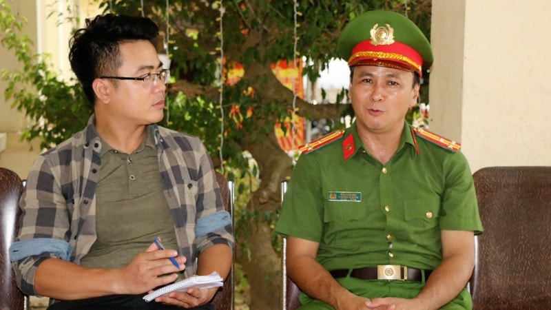 Thượng tá Kha Văn Hợi, Trưởng Công an xã Tương Dương chia sẻ với phóng viên. img-20250818-223848-2-2791.jpg