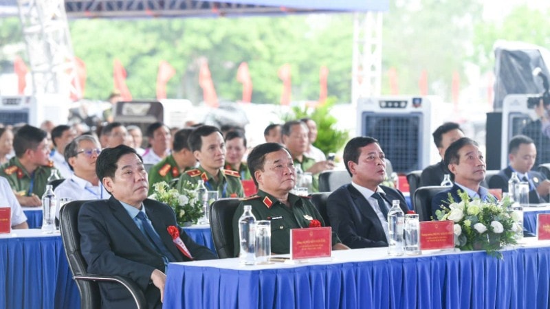 Các đại biểu dự lễ khởi công. a54f844cca9542cb1b84-3777.jpg