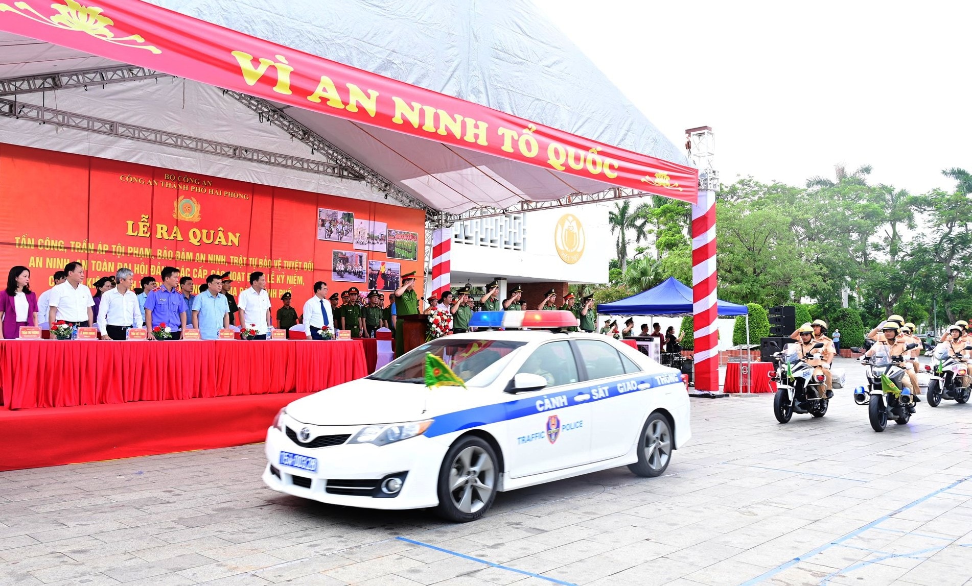 Công an thành phố Hải Phòng ra quân đợt cao điểm tấn công, trấn áp tội phạm, bảo đảm an ninh, trật tự; bảo vệ tuyệt đối an ninh, an toàn Đại hội Đảng các cấp, các hoạt động, lễ kỷ niệm, các sự kiện chính trị quan trọng trên địa bàn thành phố. (Ảnh: Công an thành phố Hải Phòng)