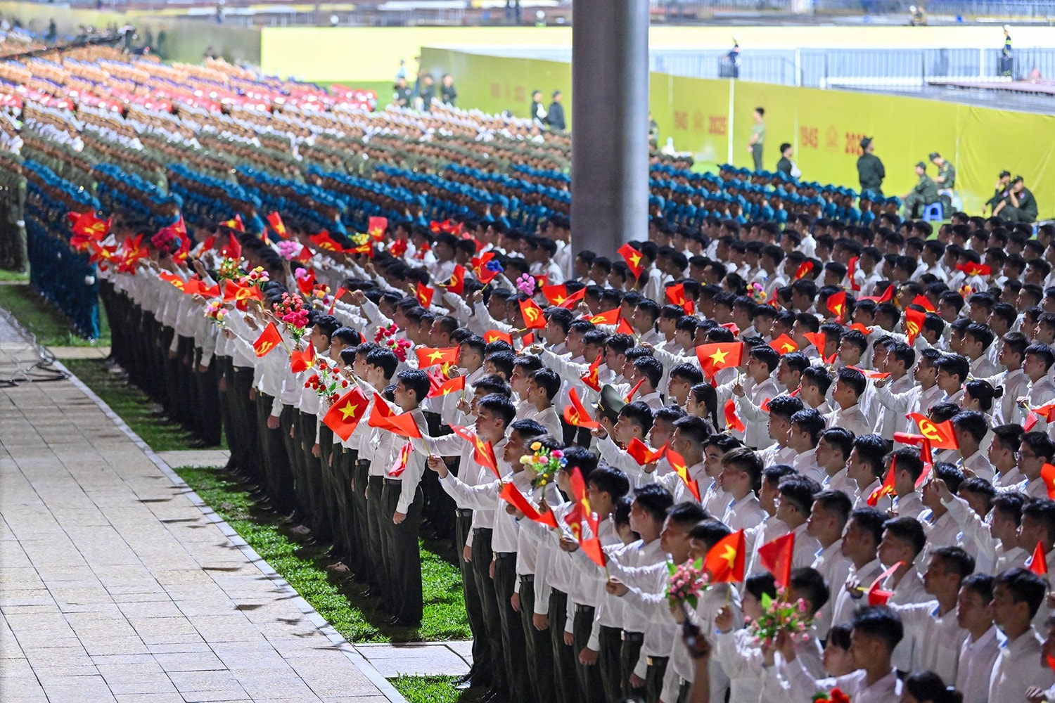 Các khối đứng. chi-4332.jpg