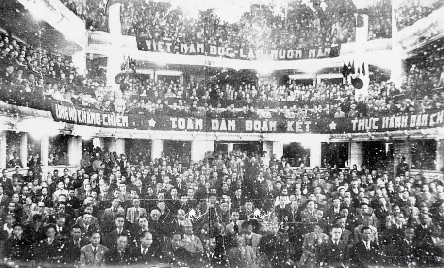 Quang cảnh buổi khai mạc kỳ họp thứ nhất, Quốc hội khoá I, ngày 2/3/1946. (Ảnh: Tư liệu TTXVN) 23-21-41-22.jpg