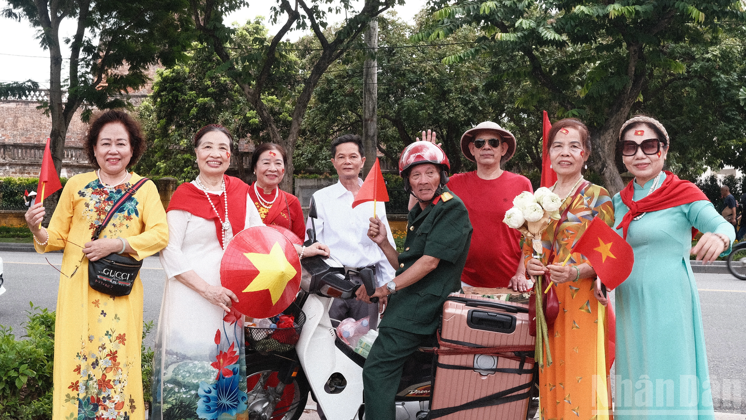 Ông Thanh và chiếc xe máy cùng toàn bộ ndo_br_screenshot-2025-08-22-at-134126.png
