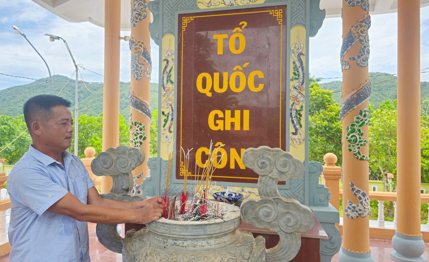 Nghĩa trang liệt sĩ xã An toàn khu Ba Lòng. (Ảnh: Lâm Quang Huy) ong-phien-9.jpg