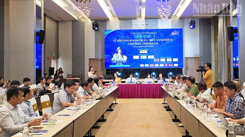 Ủy ban nhân dân tỉnh Gia Lai tổ chức họp báo công bố sự kiện.