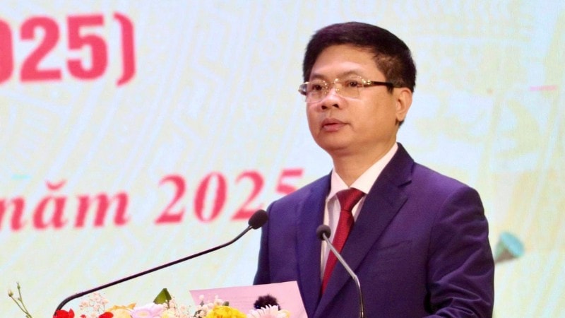Đồng chí Trương Quốc Huy, Bí thư Tỉnh ủy, Trưởng đoàn Đoàn đại biểu Quốc hội tỉnh Ninh Bình phát biểu tại buổi gặp mặt. img-2179-1-7757.jpg
