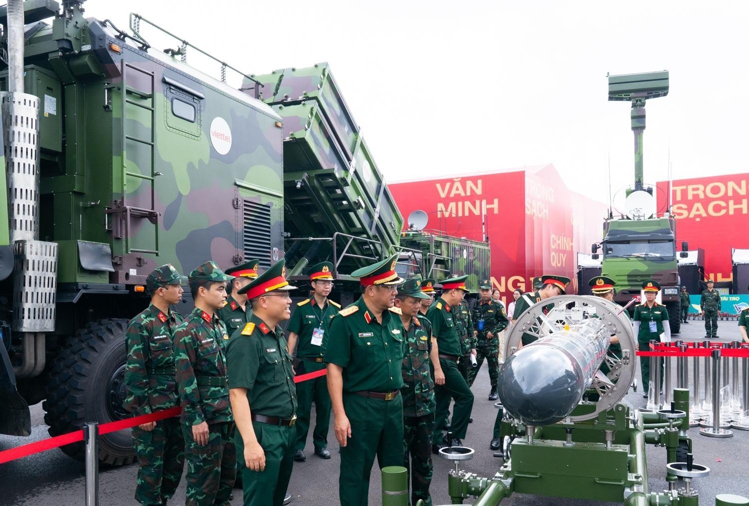 Khu vực trưng bày ngoài trời của Viettel . 7d64c183-140c-4002-845a-b4c0bc20dce0.jpg