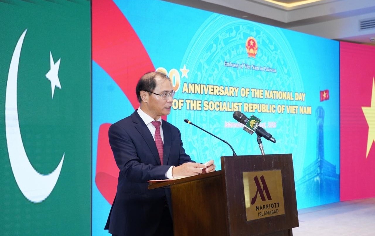 Đại sứ Phạm Anh Tuấn phát biểu tại Lễ kỷ niệm. (Ảnh: Đại sứ quán Việt Nam tại Pakistan) qk-6.jpg