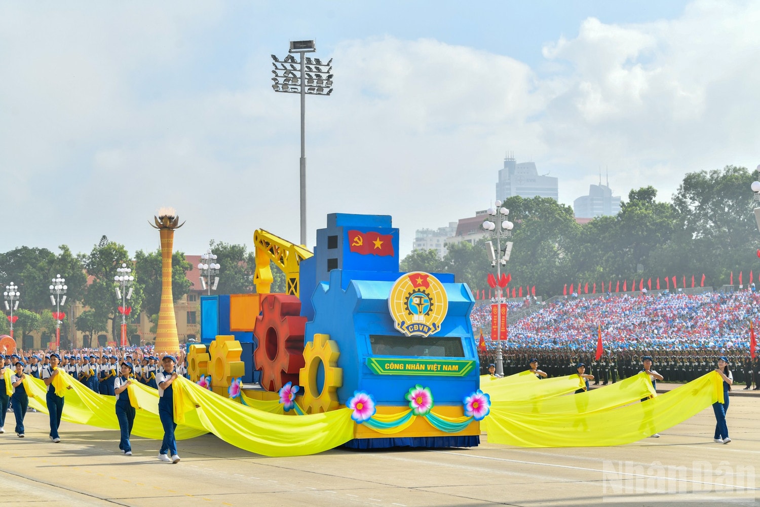 ndo_br_dieu-hanh-7-khoi-cong-nhan-vietnam.jpg
