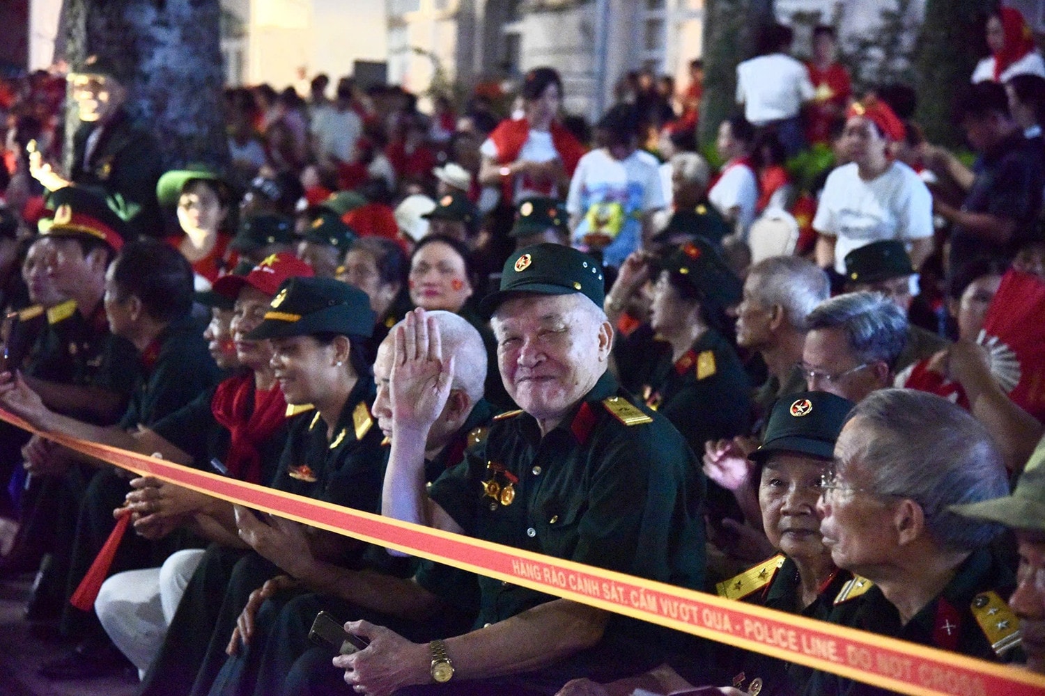 (Ảnh: BẢO LONG) cuu-chien-binh-tren-nga-tu-nguyen-thai-hoc-hung-vuong.jpg