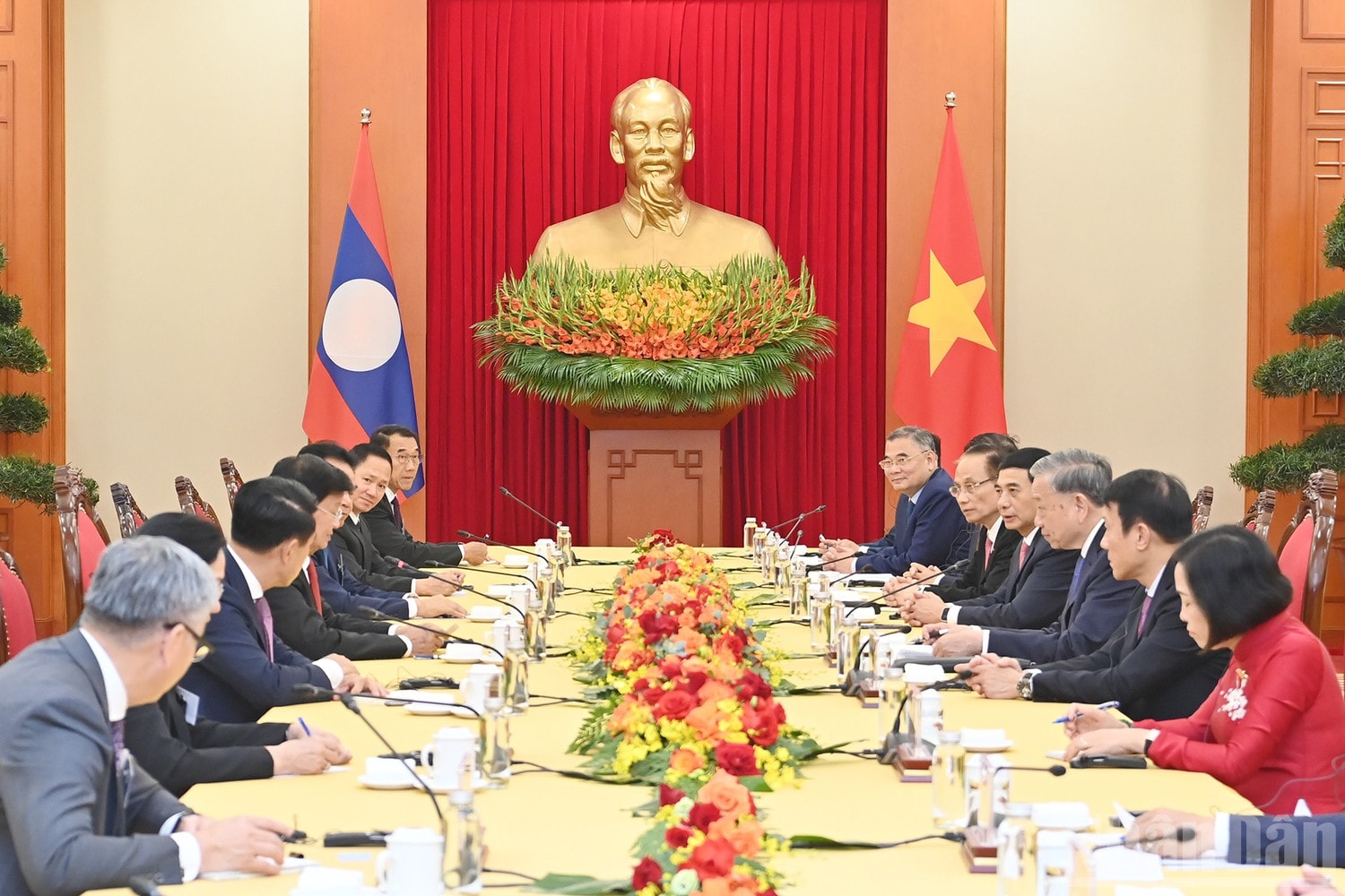 Quang cảnh cuộc tiếp tại Trụ sở Trung ương Đảng. ndo_br_a5-bnd-1771.jpg