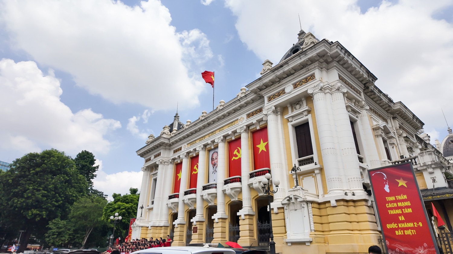 Nhà hát Lớn Hà Nội vẫn vững vàng với thời gian. dji-20250828125613-0087-d.jpg