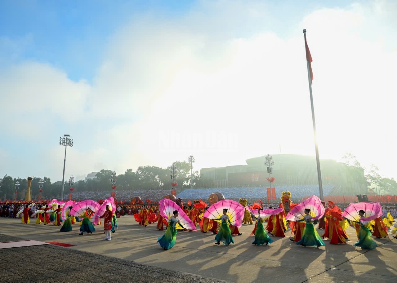 ndo_c_bieu-dien-van-nghe-3.jpg