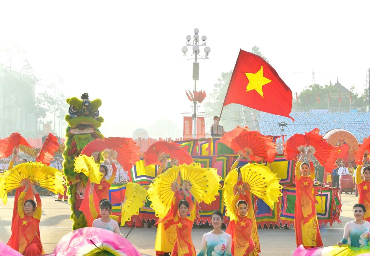 ndo_c_bieu-dien-van-nghe-1.jpg