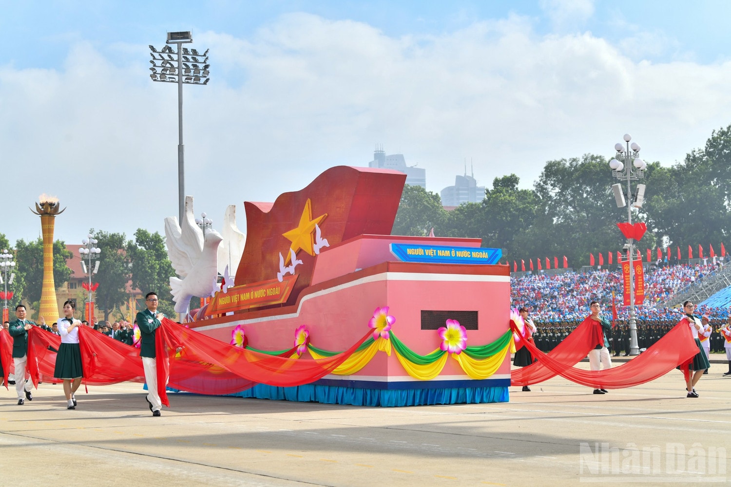 ndo_br_dieu-hanh-20-nguoi-vietnam-o-nuoc-ngoai.jpg