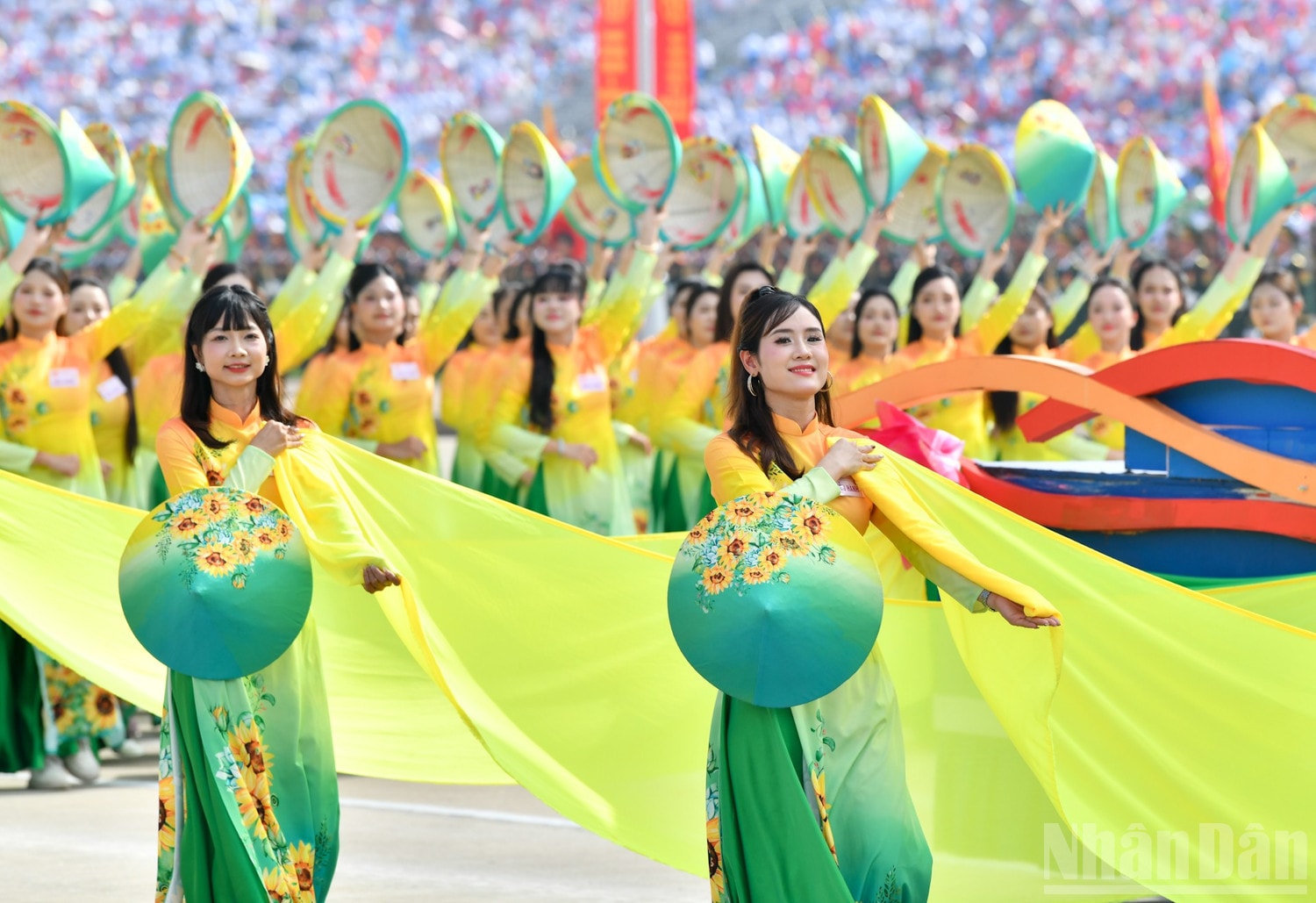Hình ảnh của khối phụ nữ Việt Nam. ndo_br_dieu-hanh-19-khoi-phu-nu-vietnam.jpg