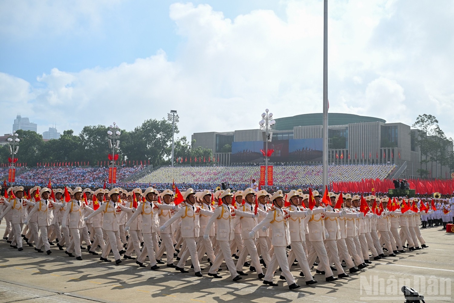 Hình ảnh của khối cựu Công an nhân dân Việt Nam. ndo_br_dieu-hanh-cuu-cong-an-nhan-dan-1.jpg