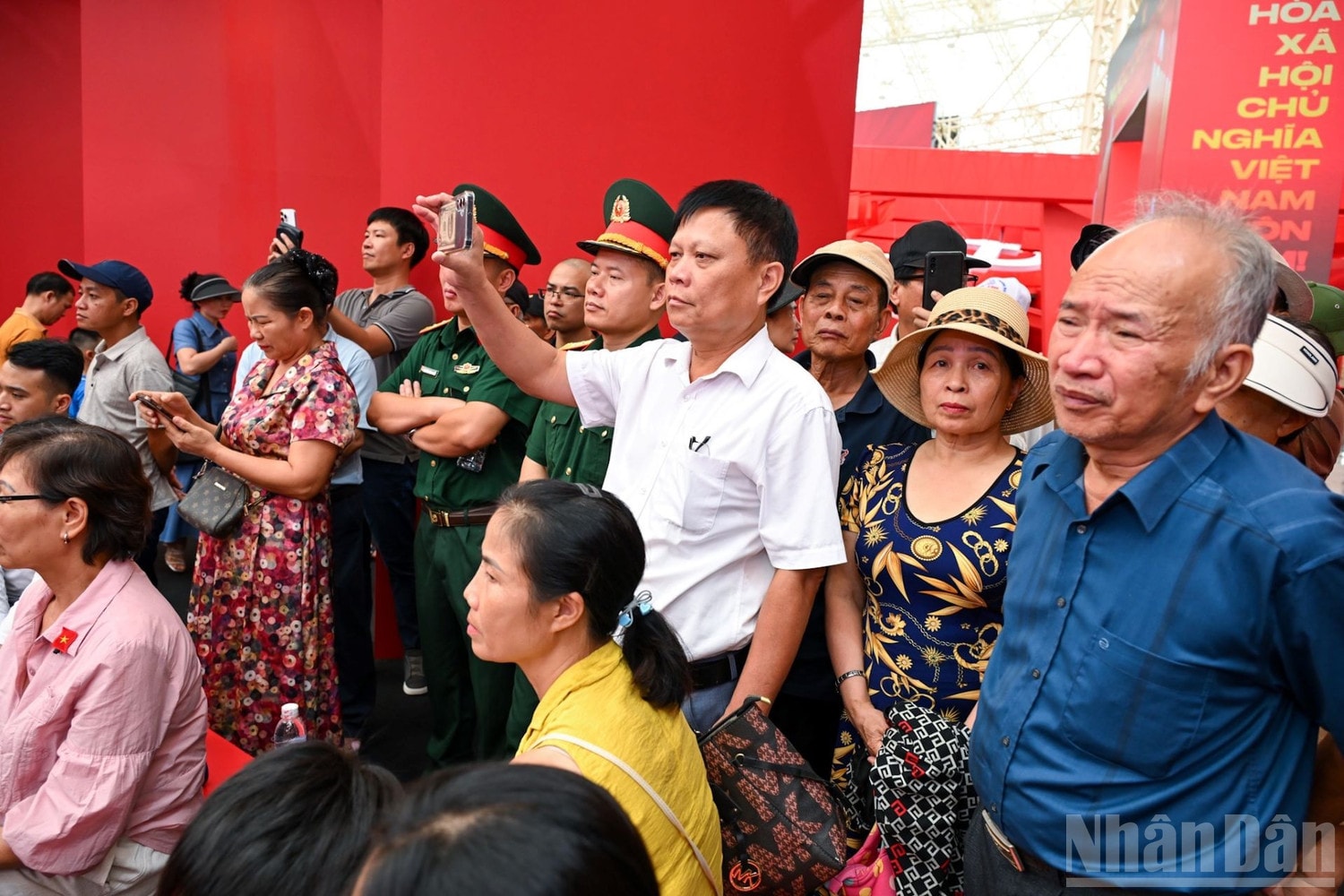 ndo_br_phong-su-anh1.jpg